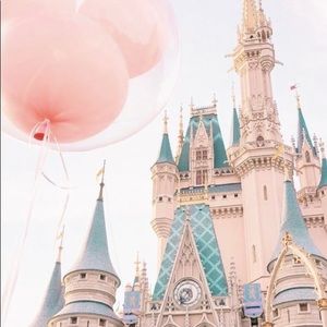 Meet your Posher, Claudia